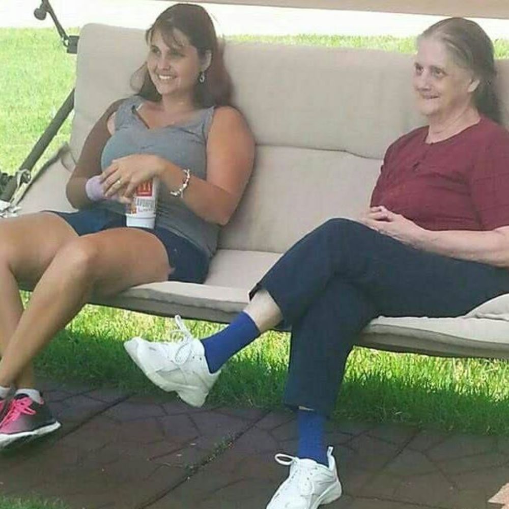 Meet your Posher, Cynthia